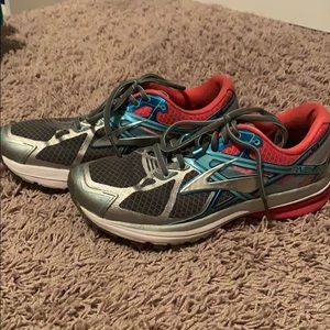 Brooks running shoes size 8